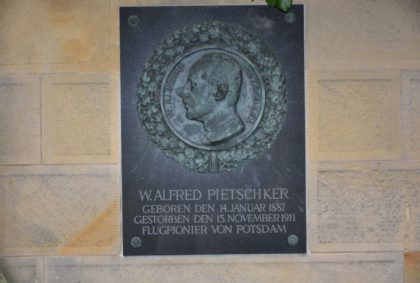 Werner Alfred Pietschker (* 14. Januar 1887 in Bornstedt; † 15. November 1911 in Johannisthal) war ein deutscher Flugpionier.